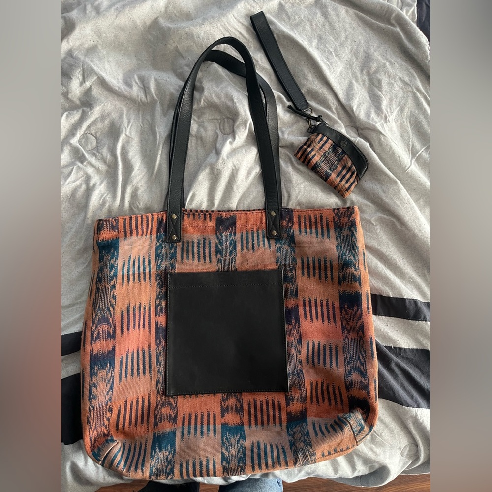 Nena&Co matching tote bag and wristlet coin purse